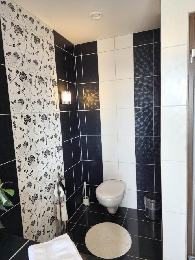 Kiljan Apartments & Rooms Blonduos Esterno foto